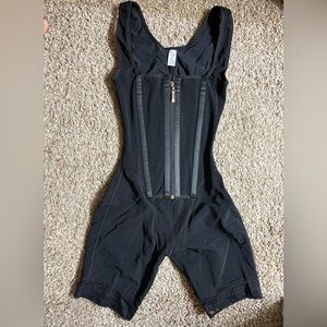 Chic Nation Black Zipper Bodysuit